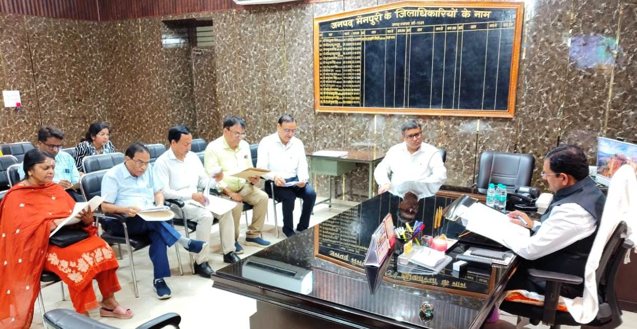 Mainpuri News: मानकों की अनदेखी करने वाले अल्ट्रासाउंड सेंटरों पर होगी कठोर कार्यवाही: जिलाधिकारी
