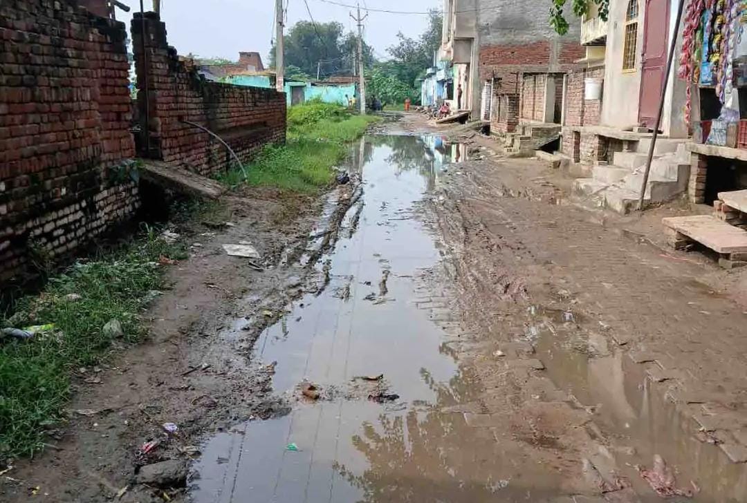 Hathras News:बहुत कठिन है डगर रूदायन की......................