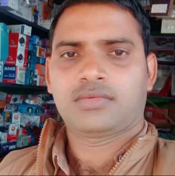 Mainpuri News:डंफर की टक्कर से बाइक सवार युवक की मौत, पत्नी और बहन गंभीर घायल