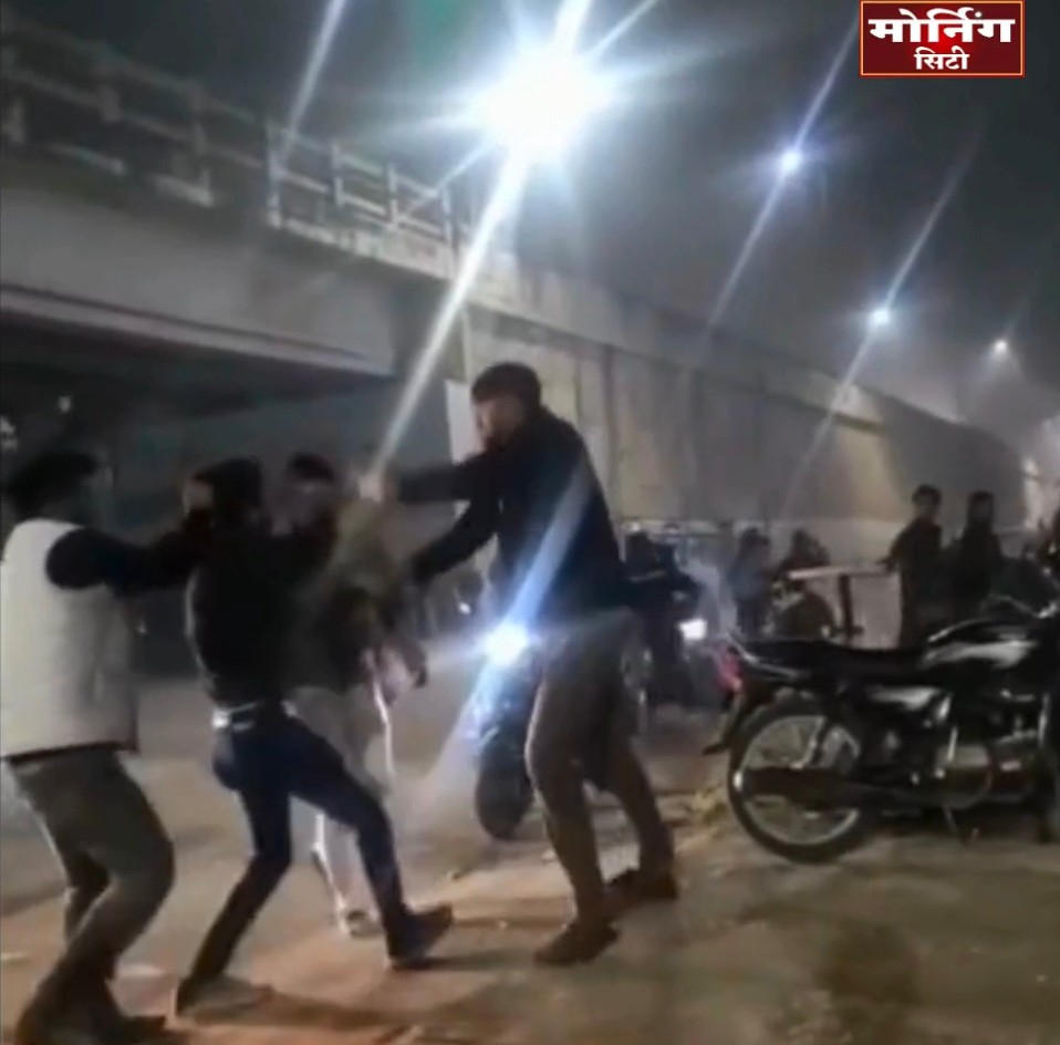 Kanpur Dehat News:अकबरपुर में दबंगों का तांडव लाठी-डंडों से जमकर हुई मारपीट