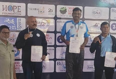 Mainpuri News:नेशनल मास्टर्स स्विमिंग चैंपियनशिप में श्यामलाल शर्मा ने जीते पदक