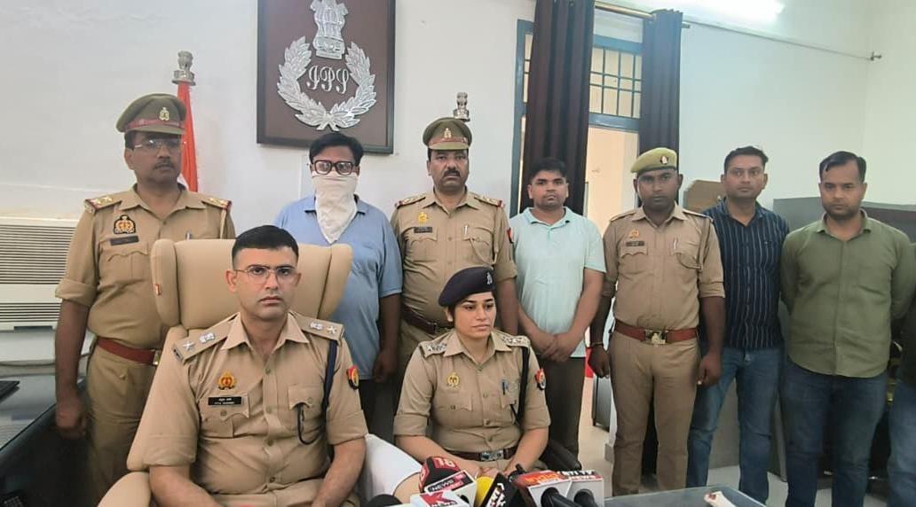 Agra News:भारत फाइनेंस कंपनी में हुई 11 लाख की चोरी का खुलासा, मकान मालिक ही निकला चोर