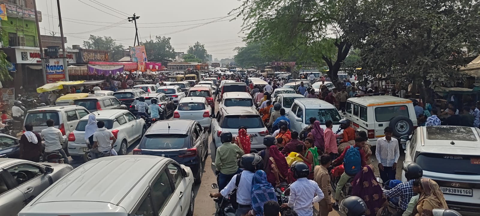 Mainpuri News:भाईदूज पर पांच घंटें भीषण जाम में फंसे रहे लोग