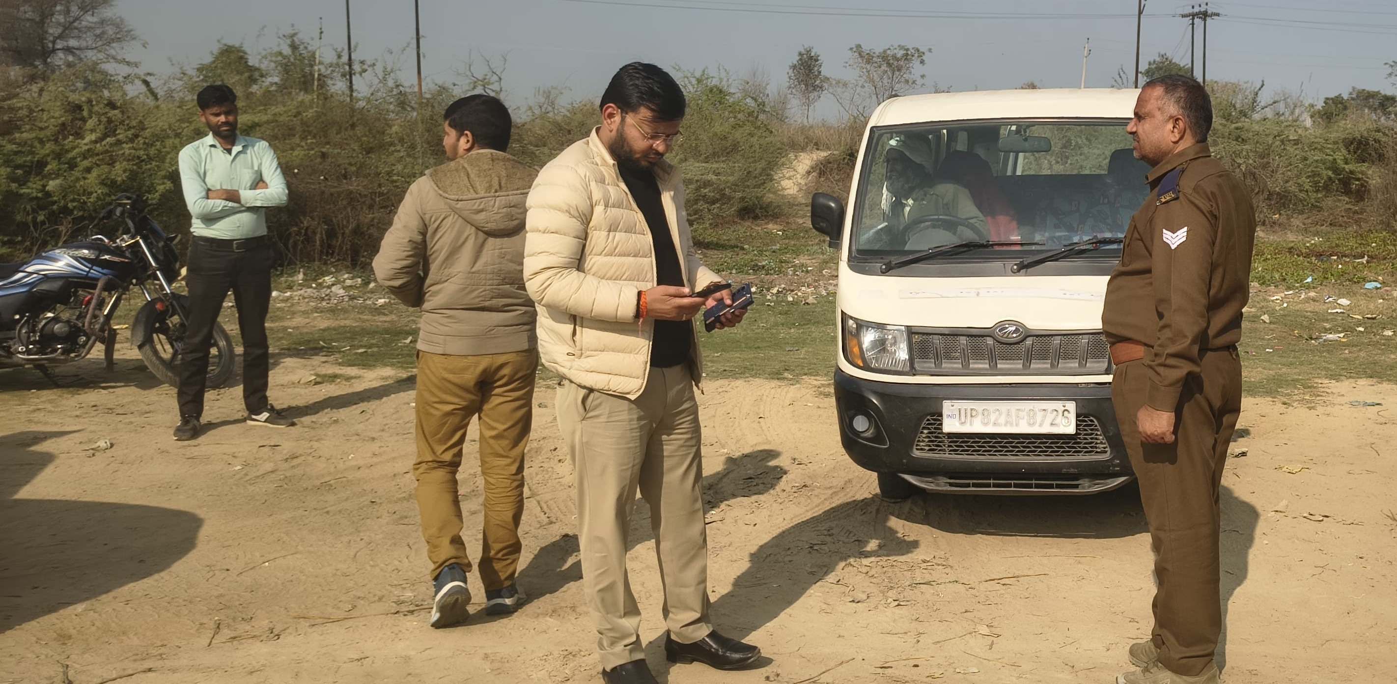 Mainpuri News:अवैध रुप से संचालित 5 वाहन सीज, 10 का चालान कुरावली में स्कूल वाहनों पर एआरटीओ की बड़ी कार्रवाई