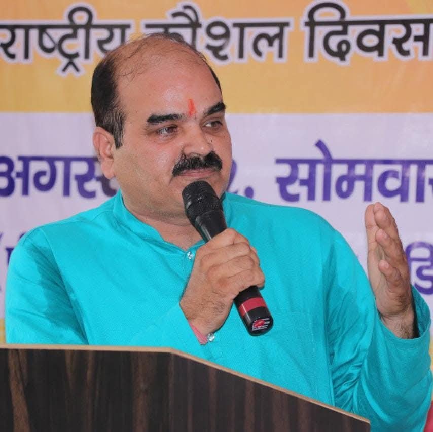स्वदेशी उत्पादों की खरीद और बिक्री भी राष्ट्र की सच्ची सेवा-डॉ. राजीव कुमार